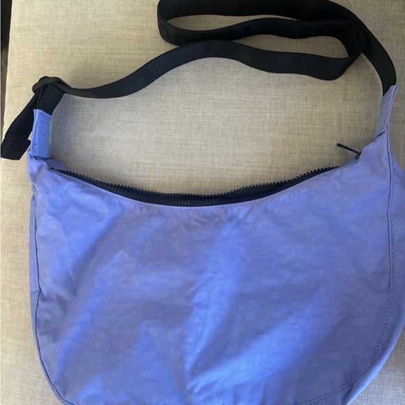 Baggu Medium Crescent Bag in Bluebell - Picture 2 of 5